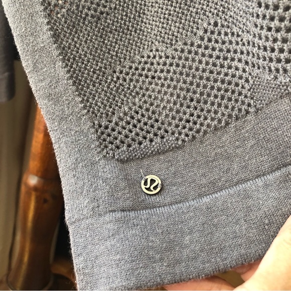 Lululemon Athletica Find Your Light Wrap - Picture 10 of 14